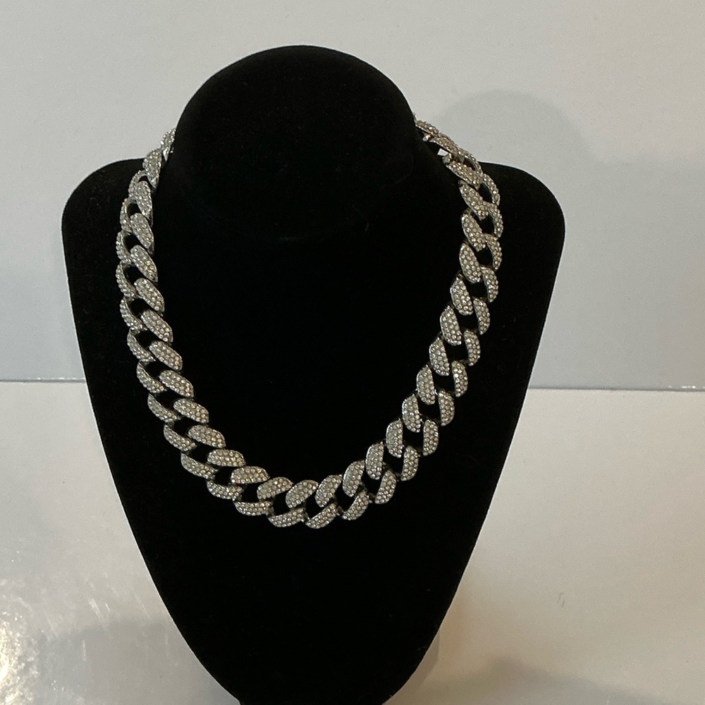 Elegant Silver Chain Necklace